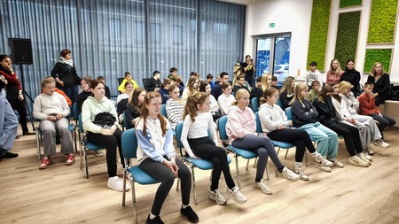 Učenci OŠ Podgora Kuteževo in OŠ Košana na dogodku Karierna iskrica  (6)